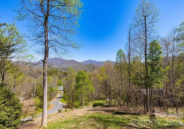 Homes for sale in Whittier, NC | 153 Fairlane Loop, Whittier, NC 28789 | MLS# 4368532