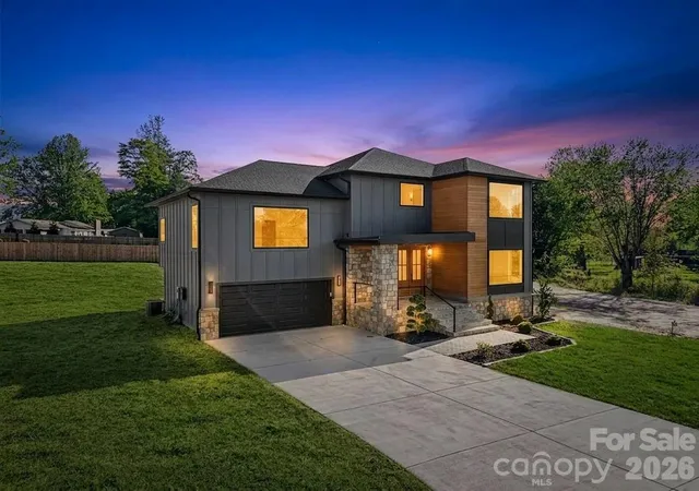 38th image of 742 New Hope Rd, Flat Rock, NC 28731 | MLS# 4368546