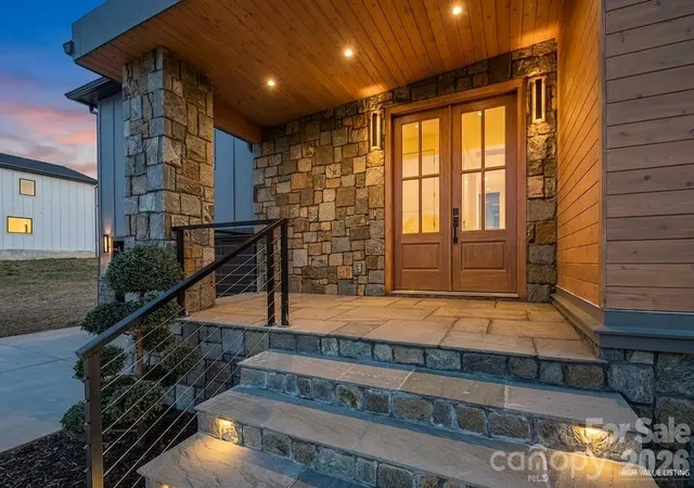 4th image of 742 New Hope Rd, Flat Rock, NC 28731 | MLS# 4368546