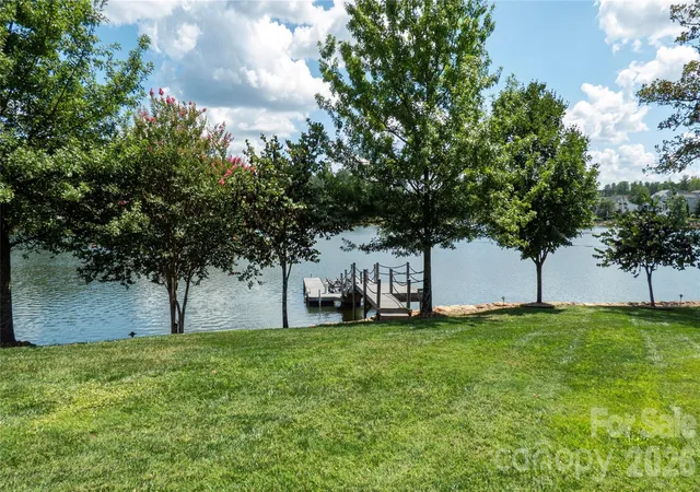 Photo 3 of Single family home for sale at 122 Sisters Cvs Ct, Mooresville, NC 28117 | MLS# 4368583 | Listing updated on 2026-10-06