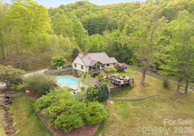 Photo 2 of Single family home for sale at 25 View Ridge Pkwy, Leicester, NC 28748 | MLS# 4368592 | Listing updated on 2026-08-31
