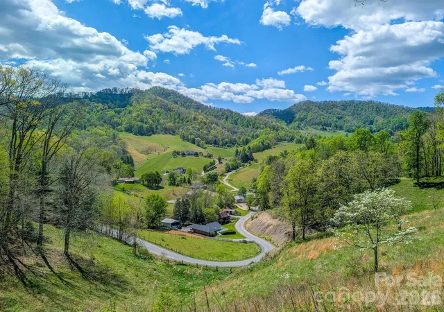 2nd image of 572 Pleasant Valley Rd, Burnsville, NC 28714 | MLS# 4368614