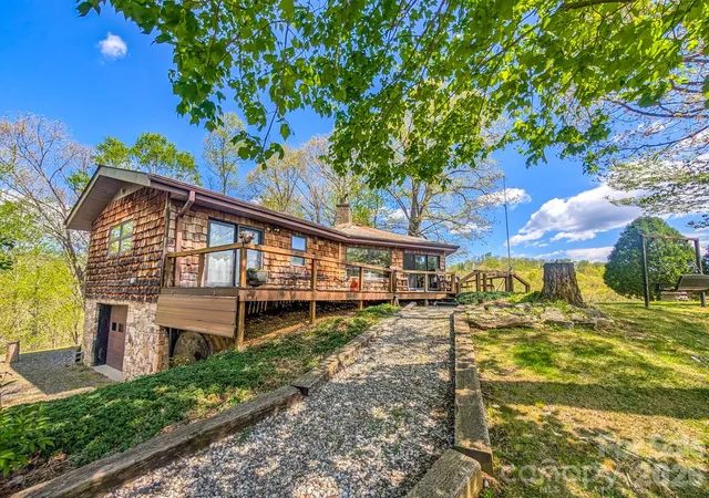 4th image of 572 Pleasant Valley Rd, Burnsville, NC 28714 | MLS# 4368614