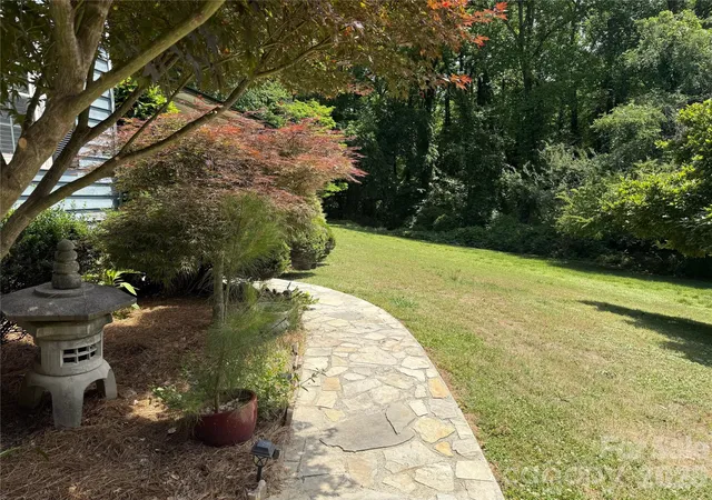 Homes for sale in Gastonia, NC | 2600 Lakewood Dr, Gastonia, NC 28052 | MLS# 4368692