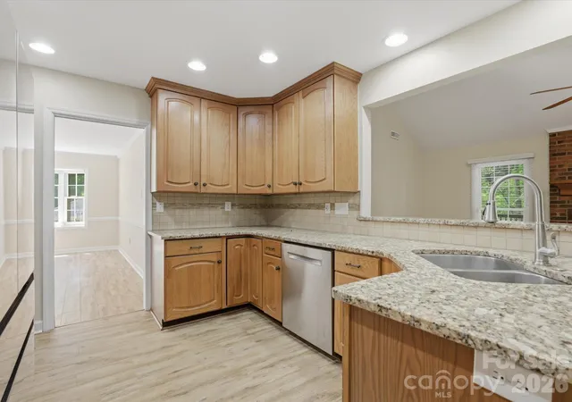 Homes for sale in Charlotte, NC | 9437 Fairmead Dr, Charlotte, NC 28269 | MLS# 4368697