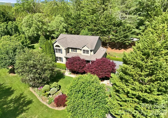 Photo 1 of Single family home for sale at 306 Woodview Ct, Fletcher, NC 28732 | MLS# 4368737 | Listing updated on 2026-10-05