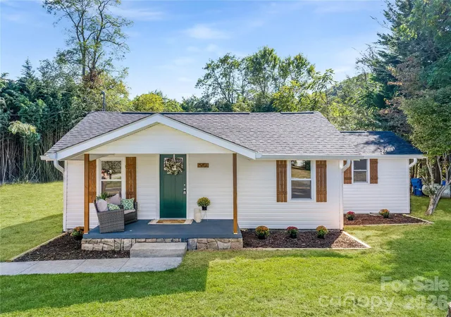 Photo 1 of Single family home for sale at 90 Camp Branch Rd, Waynesville, NC 28786 | MLS# 4368881 | Listing updated on 2026-09-20