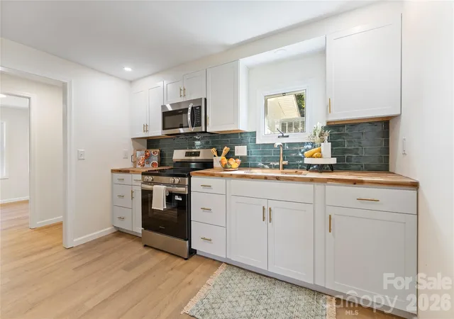 Photo 3 of Single family home for sale at 90 Camp Branch Rd, Waynesville, NC 28786 | MLS# 4368881 | Listing updated on 2026-09-20