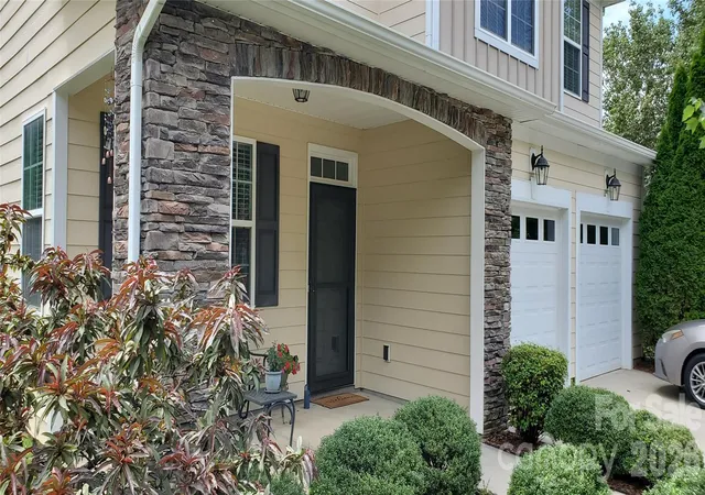 Photo 2 of Single family home for sale at 115 Runningdeer Dr, Mooresville, NC 28117 | MLS# 4368894 | Listing updated on 2026-09-19