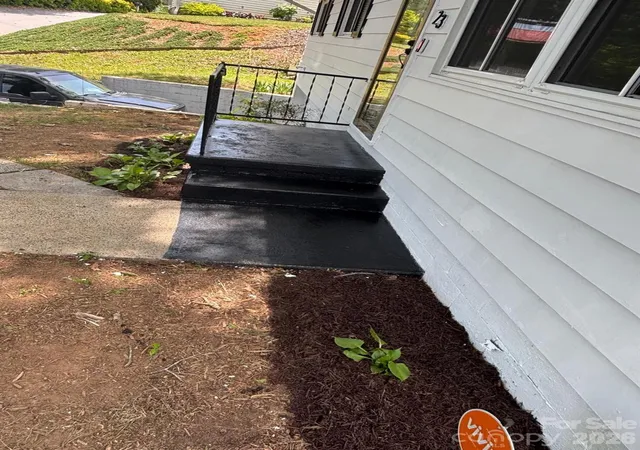 Photo 3 of Single family home for sale at 23 High Ct Entrance, Asheville, NC 28806 | MLS# 4368924 | Listing updated on 2026-10-09