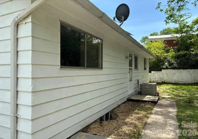 Photo 4 of Single family home for sale at 23 High Ct Entrance, Asheville, NC 28806 | MLS# 4368924 | Listing updated on 2026-10-09