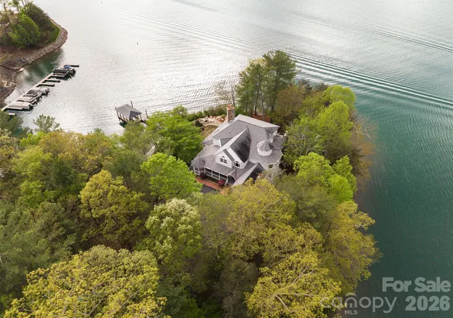 Photo 3 of Mansion for sale at 4950 Canterbury Pl, Morganton, NC 28655 | MLS# 4368973 | Listing updated on 2026-09-28