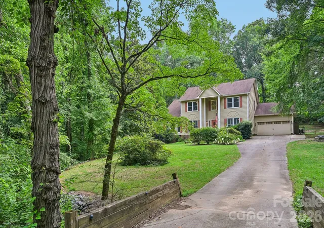 Photo 2 of Single family home for sale at 9139 Magnolia Ests Dr, Cornelius, NC 28031 | MLS# 4368990 | Listing updated on 2026-10-06