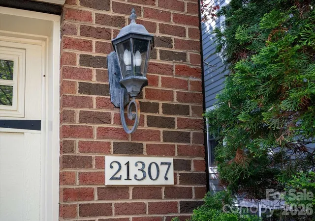 3rd image of 21307 Baltic Dr, Cornelius, NC 28031 | MLS# 4369019