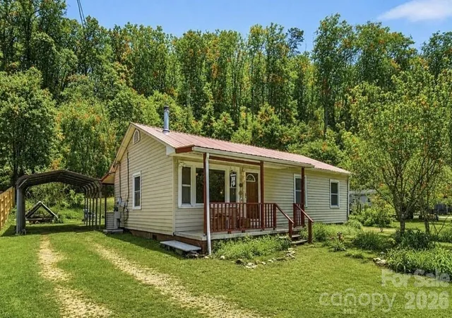 Photo 1 of Single family home for sale at 522 Old Us 70 Hwy W, Old Fort, NC 28762 | MLS# 4369117 | Listing updated on 2026-10-10