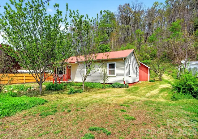 Homes for sale in Old Fort, NC | 522 Old Us 70 Hwy, Old Fort, NC 28762 | MLS# 4369117