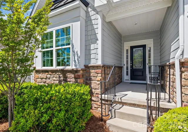 Homes for sale in Charlotte, NC | 16815 Lookout Landing Ln, Charlotte, NC 28278 | MLS# 4369176