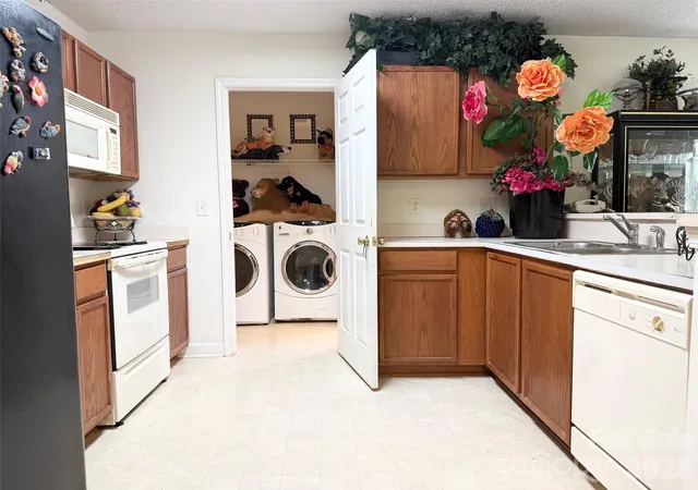 Photo 3 of Single family home for sale at 4046 W Fairmeadow Dr, Lancaster, SC 29720 | MLS# 4369191 | Listing updated on 2026-04-14