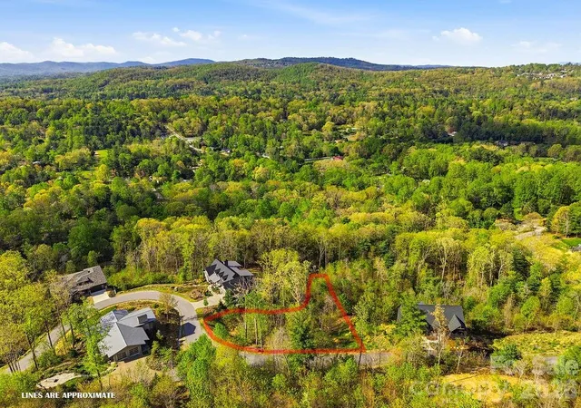 3rd image of 325 Curtain Blf #W9, Hendersonville, NC 28791 | MLS# 4369194