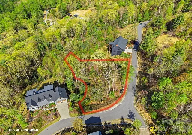 4th image of 325 Curtain Blf #W9, Hendersonville, NC 28791 | MLS# 4369194