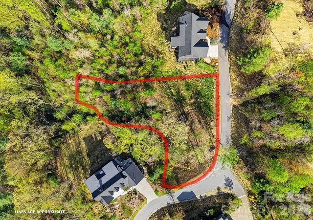5th image of 325 Curtain Blf #W9, Hendersonville, NC 28791 | MLS# 4369194
