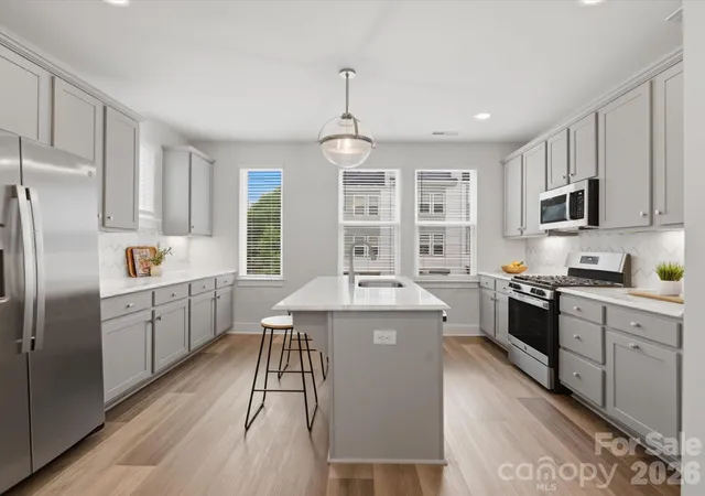 4th image of 606 W End Dr, Charlotte, NC 28208 | MLS# 4369198