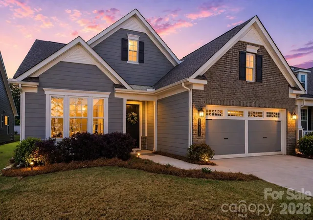 image of 10420 Superb Ln, Charlotte, NC 28215 | MLS# 4369262