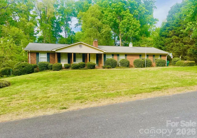 Homes for sale in New London, NC | 348 Random Dr, New London, NC 28127 | MLS# 4369268