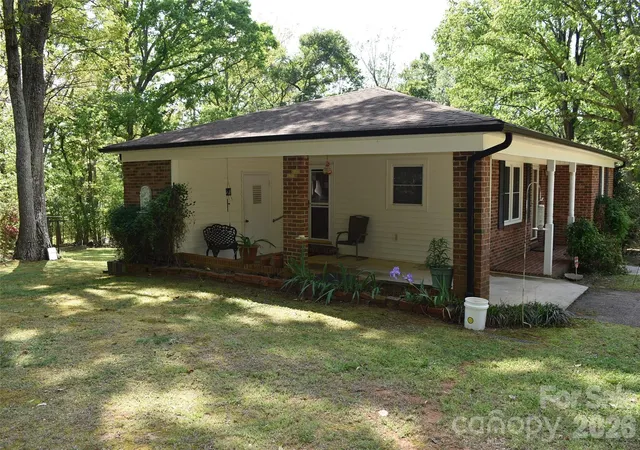 Homes for sale in Lincolnton, NC | 217 Redwood Ln, Lincolnton, NC 28092 | MLS# 4369322