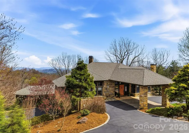 Photo 1 of Single family home for sale at 1000 Mcfarlane Way, Hendersonville, NC 28739 | MLS# 4369369 | Listing updated on 2026-08-03