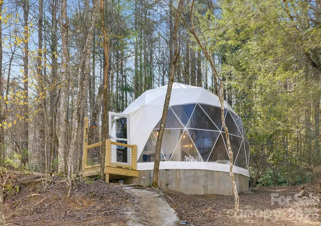 Photo 1 of House for sale at 186 Meece Rd, Rosman, NC 28772 | MLS# 4369412 | Listing updated on 2026-07-15