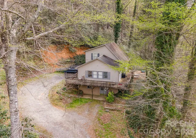 Homes for sale in Lenoir, NC | 2090 Zacks Fork Rd, Lenoir, NC 28645 | MLS# 4369438