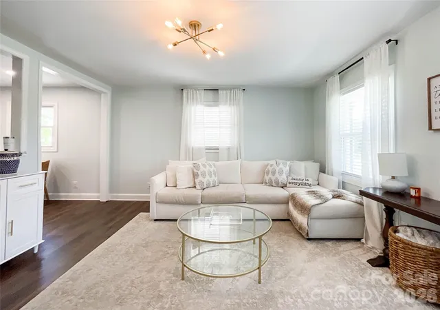 4th image of 3827 Topsfield Rd, Charlotte, NC 28211 | MLS# 4369496