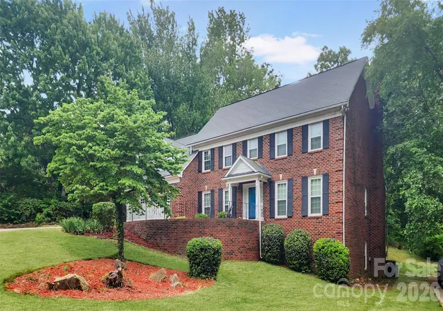 Homes for sale in Charlotte, NC | 8331 Dunstaff Rd, Charlotte, NC 28269 | MLS# 4369538