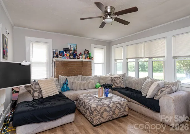 Photo 4 of Single family home for sale at 33 Central Hts Dr, Concord, NC 28025 | MLS# 4369594 | Listing updated on 2026-04-17