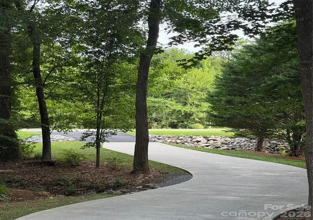 Photo 3 of Sale Pending at 734 Lynnwood Farms Dr, Fort Mill, SC 29715 | MLS# 4369604 | Listing updated on 2026-08-24