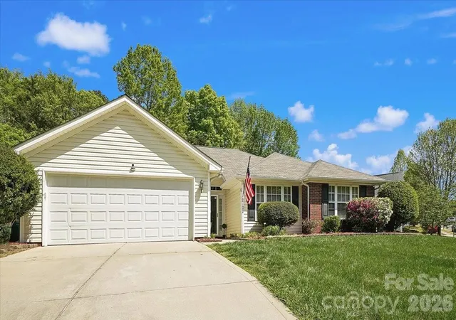 Homes for sale in Matthews, NC | 2127 Candlelight Woods Dr, Matthews, NC 28105 | MLS# 4369678