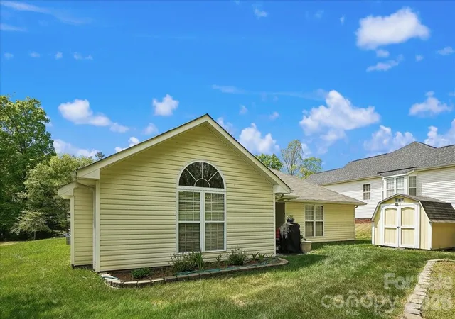 Homes for sale in Matthews, NC | 2127 Candlelight Woods Dr, Matthews, NC 28105 | MLS# 4369678