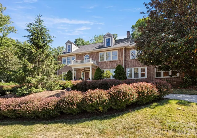 2nd image of 19 Blackwood Rd, Asheville, NC 28804 | MLS# 4369700