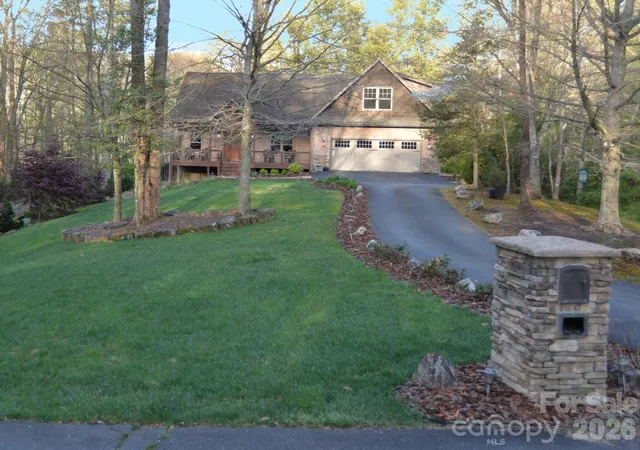 Homes for sale in Hendersonville, NC | 95 Creeks Edge Dr, Hendersonville, NC 28739 | MLS# 4369844
