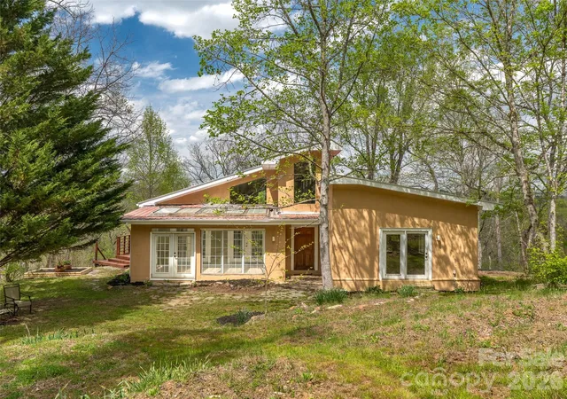 Photo 2 of Single family home for sale at 76 Raven Rock Ln, Marshall, NC 28753 | MLS# 4369847 | Listing updated on 2026-10-15