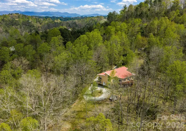 Photo 4 of Single family home for sale at 76 Raven Rock Ln, Marshall, NC 28753 | MLS# 4369847 | Listing updated on 2026-10-15