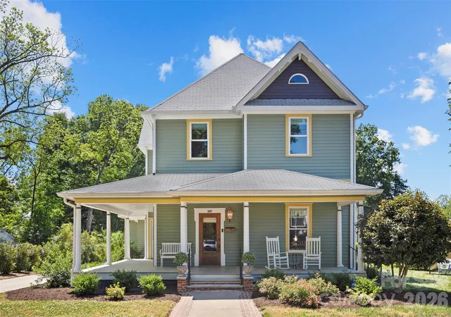 Homes for sale in Cherryville, NC | 207 W Academy St, Cherryville, NC 28021 | MLS# 4369854