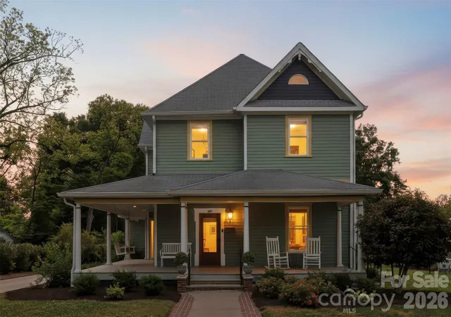 Homes for sale in Cherryville, NC | 207 W Academy St, Cherryville, NC 28021 | MLS# 4369854