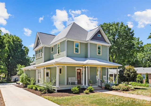 Homes for sale in Cherryville, NC | 207 W Academy St, Cherryville, NC 28021 | MLS# 4369854