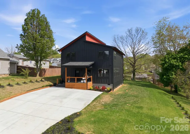 Photo 3 of Single family home for sale at 30 1st Street, Canton, NC 28716 | MLS# 4369864 | Listing updated on 2026-05-19