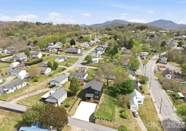 39th image of 30 First St, Canton, NC 28716 | MLS# 4369864