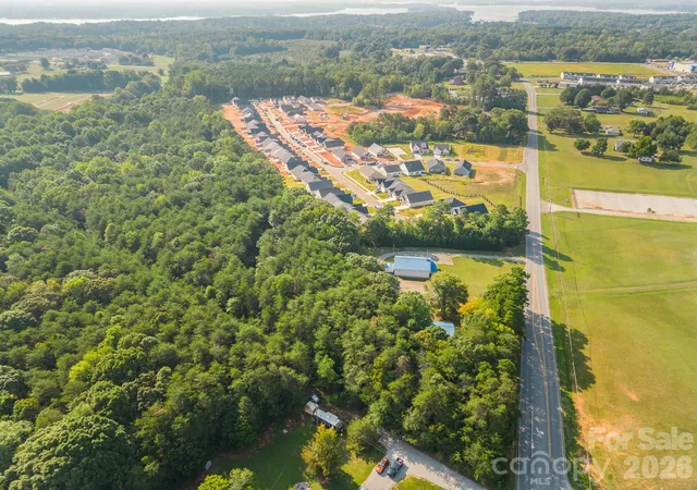 3rd image of 8137 Mcdonald Dr, Sherrills Ford, NC 28673 | MLS# 4369941