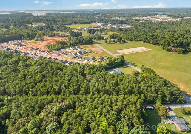 4th image of 8137 Mcdonald Dr, Sherrills Ford, NC 28673 | MLS# 4369941