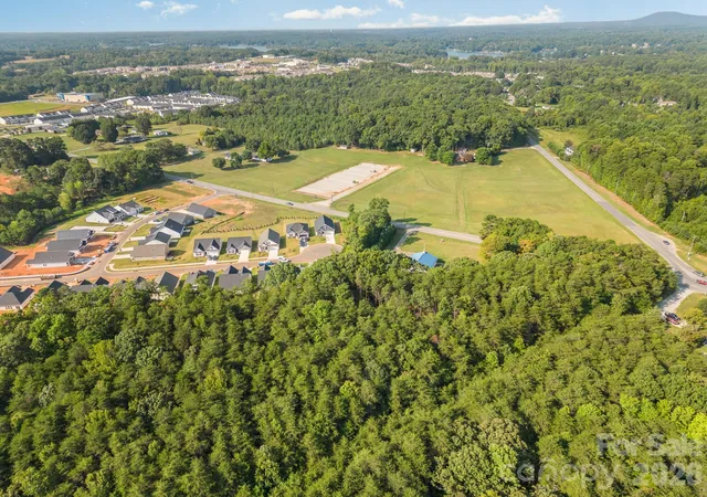 5th image of 8137 Mcdonald Dr, Sherrills Ford, NC 28673 | MLS# 4369941